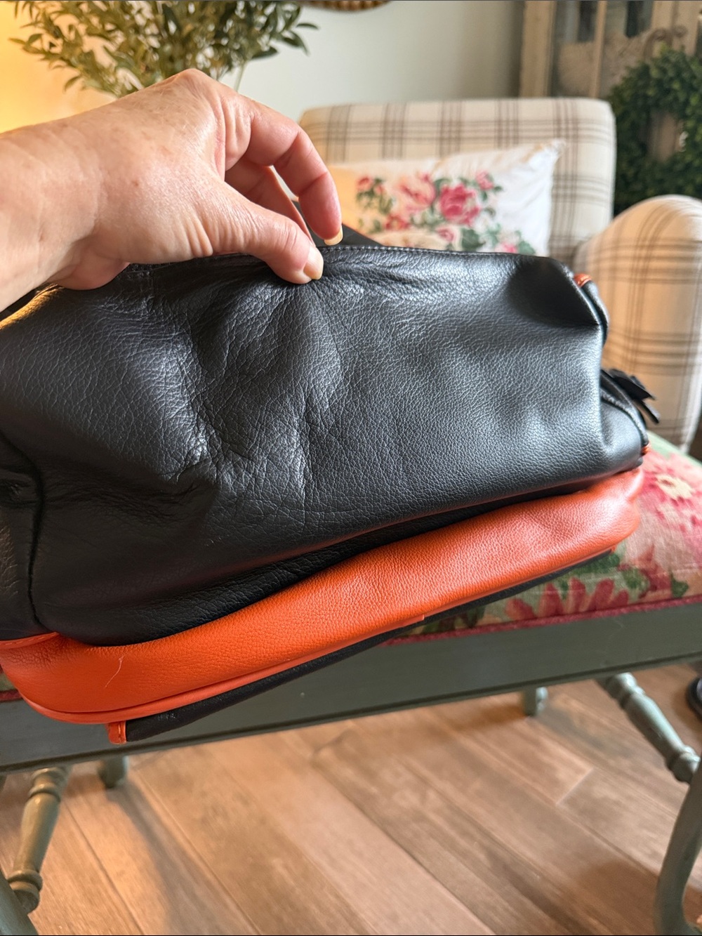 Harley-Davidson Black and Orange Leather backpack - Picture 2 of 5